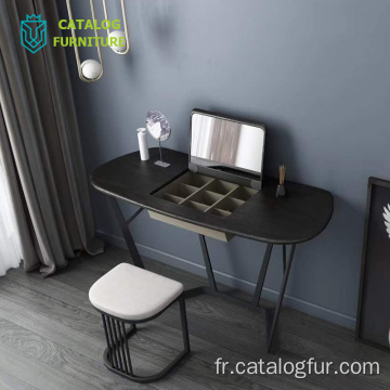 Table de maquillage avec miroir et tabouret